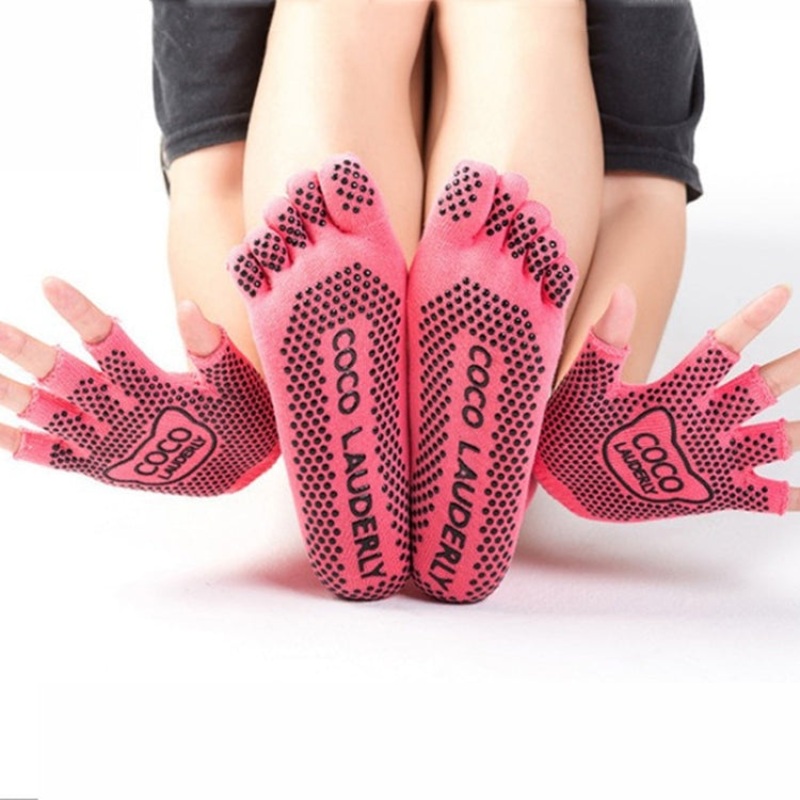 Non-Slip Open Finger Yoga Sports Gloves Five Finger Yoga Socks Set (Red) One Size