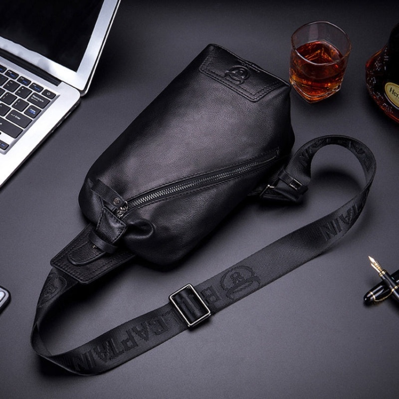 Large-capacity Soft and Wear-resistant Cowhide Single-shoulder Bag Black (One Size)