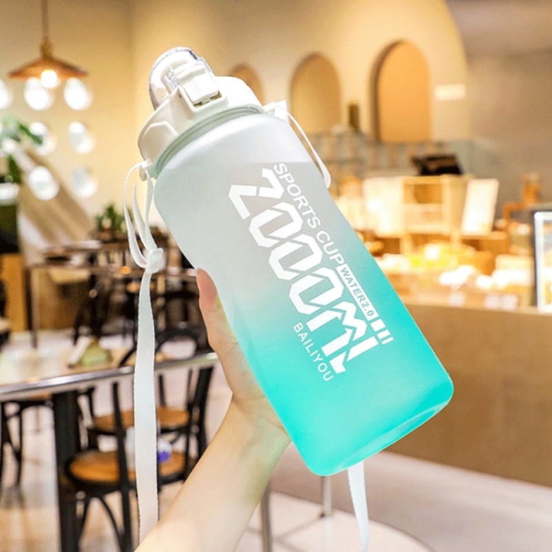 Large-Capacity Sports Water Cup Portable Straw Water Bottle (Green White)