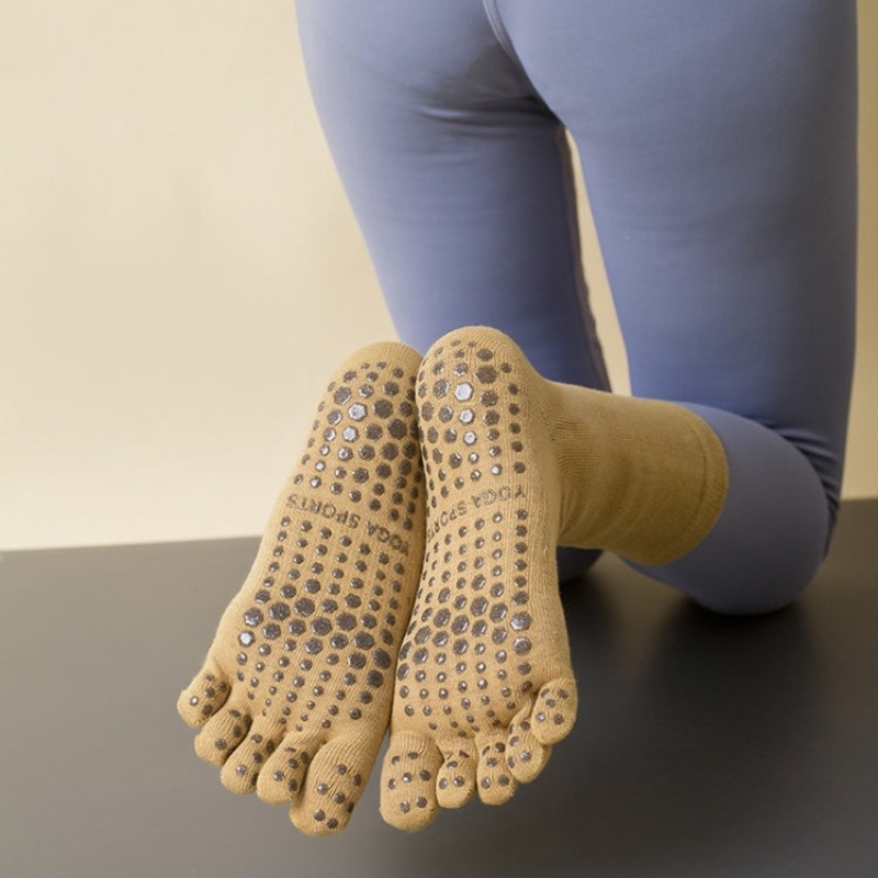 Lengthened Sweat-absorbing Non-slip Yoga Five-finger Socks (Yellow) (Free Size)