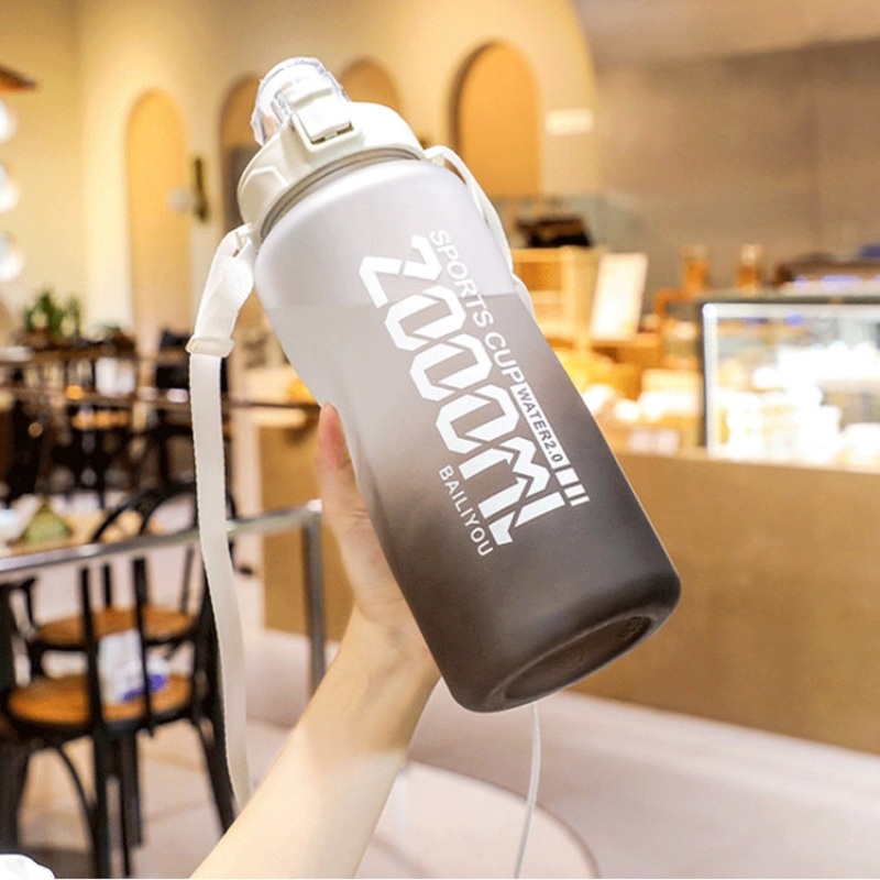Large-Capacity Sports Water Cup Outdoor Portable Straw Water Bottle (Black and White)