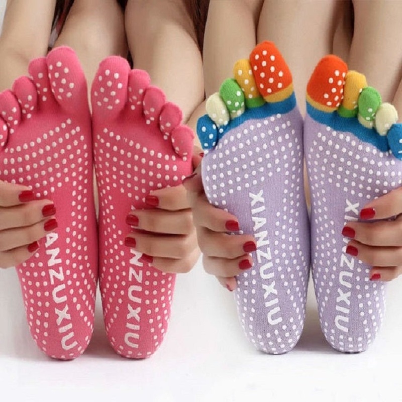 Non-slip Yoga Socks for Women, One Size (Random Color Delivery)
