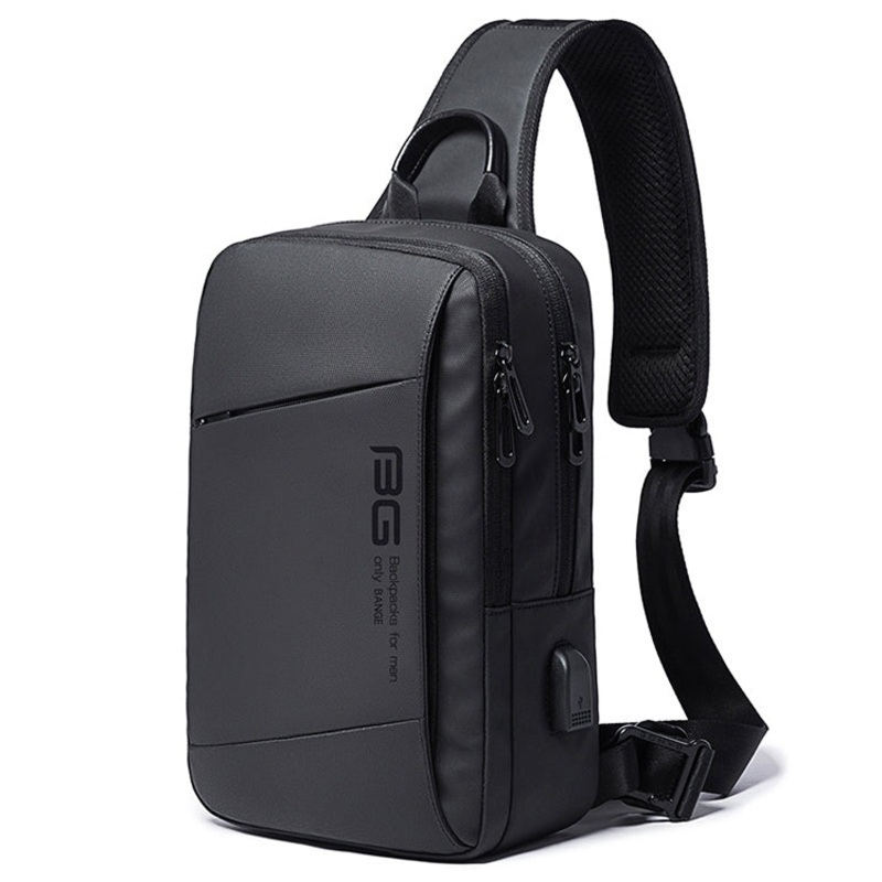 Fashion Outdoor Sports USB Shoulder Bag Men Chest Bag (Black)