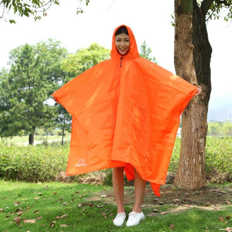 Multifunctional Outdoor Camp Riding Raincoat Picnic Blanket (Orange) 217x143cm